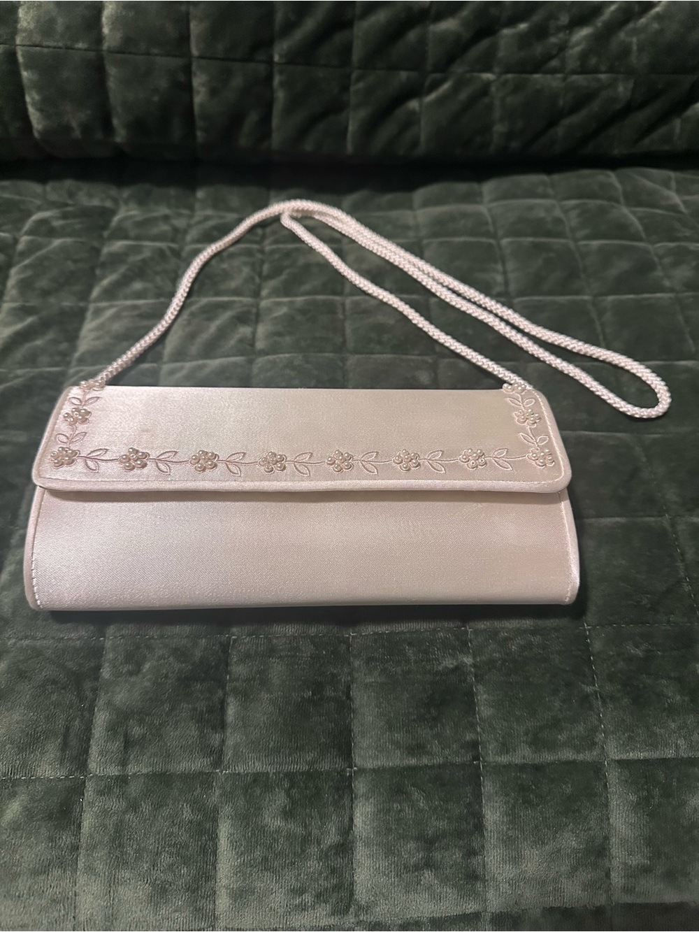 Elegant Cream Floral-Embroidered Chain Strap Crossbody